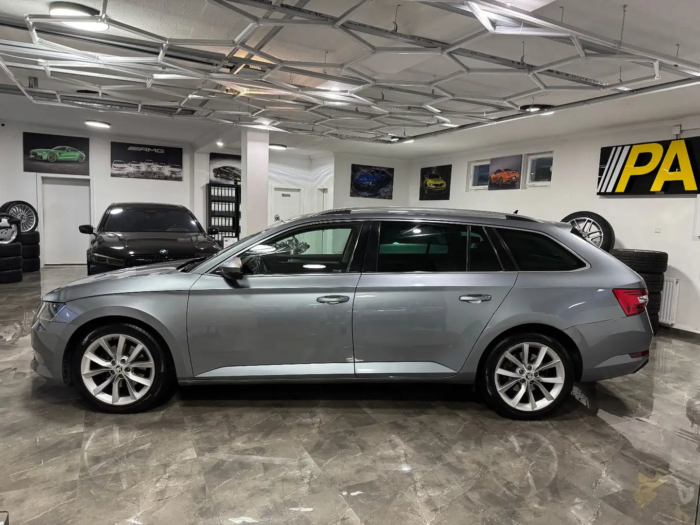 Skoda Superb 1.6 TDI Combi Ambition / DSG Navi Klima Gri - 2