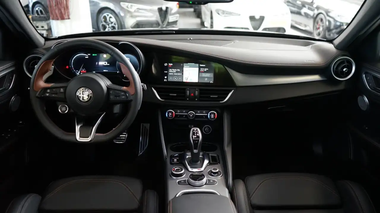 Alfa Romeo Giulia 2025 — фото 17