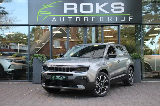 Jeep Avenger 1.2 e-Hybrid Summit