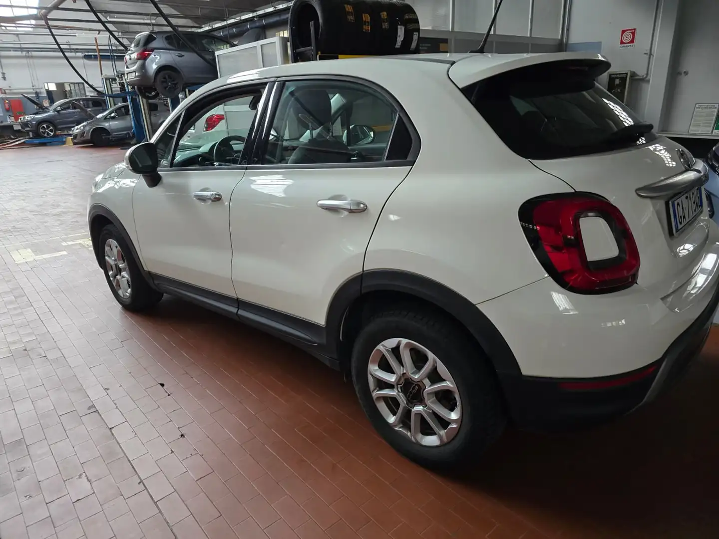 Fiat 500X 1.0 T3 City Cross 120cv Weiß - 2
