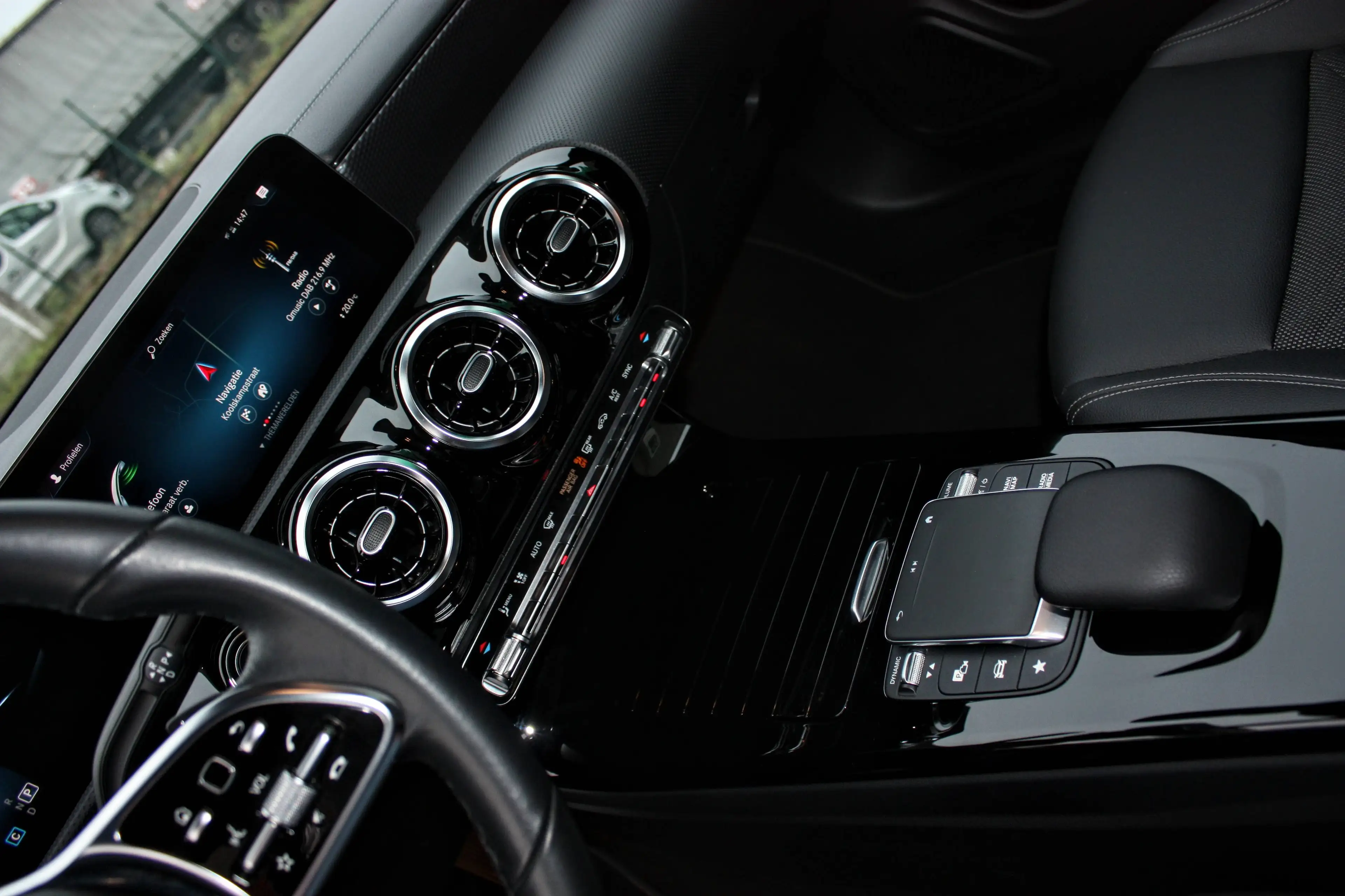 Mercedes-Benz CLA 180 CLA Shooting Brake 180d // PANO // ZETELVERW // GPS — photo 15