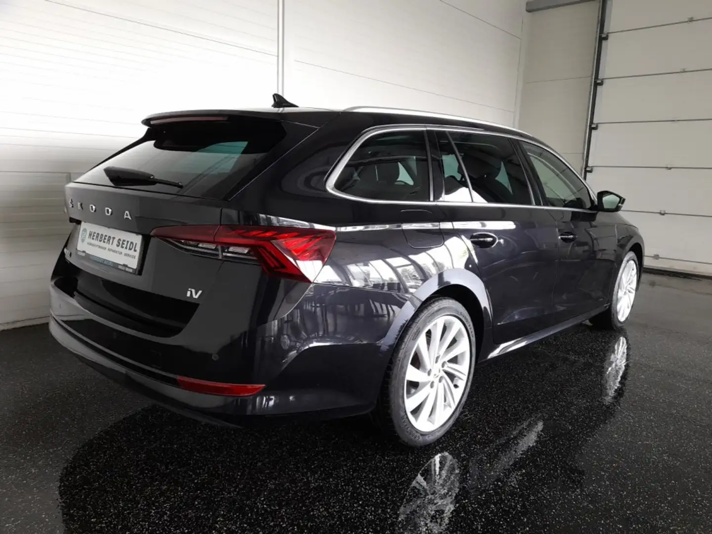 Skoda Octavia Combi STYLE PHEV DSG *MATRIX-LED / 18 ZOLL / HEAD-UP / VIRTUELL / NAVI / ACC / MEMORY SPORTSITZE* Schwarz - 2