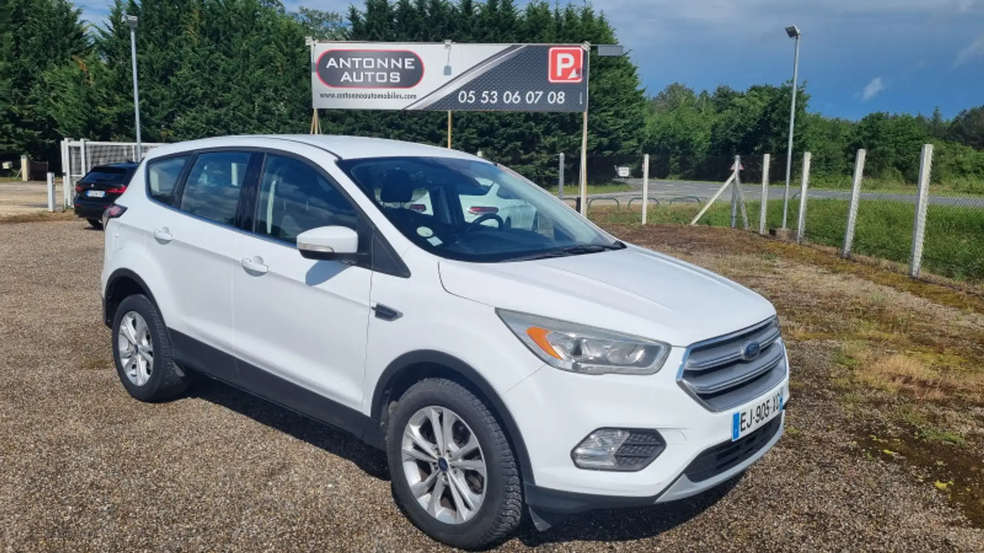 Ford Kuga 2.0 TDCI 150CH STOP\u0026START TITANIUM 4X2 Blanc - 1
