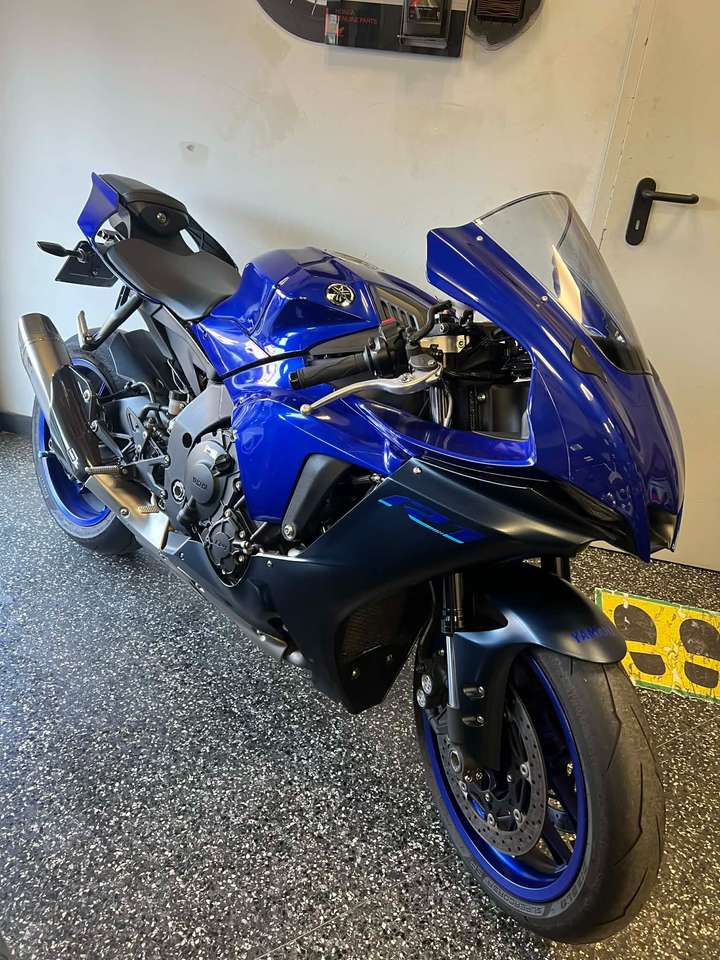 Yamaha YZF-R1 2024 KM 6000 SCARICO AKRA!!!