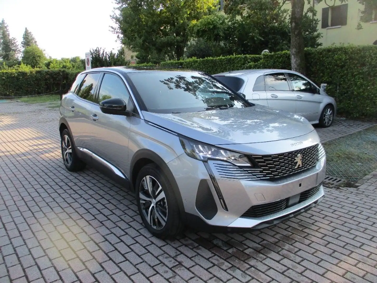 Peugeot 3008 PureTech Turbo 130 S&S Allure Pack Argento - 2