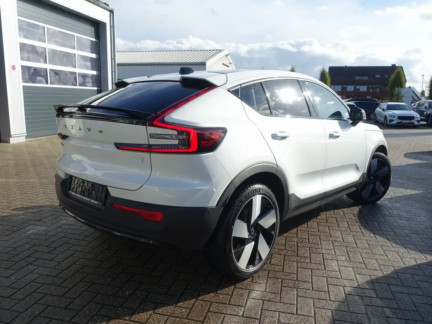Volvo C40 Recharge Ultimate Twin Motor/360°/AHK/H&K Weiß - 2