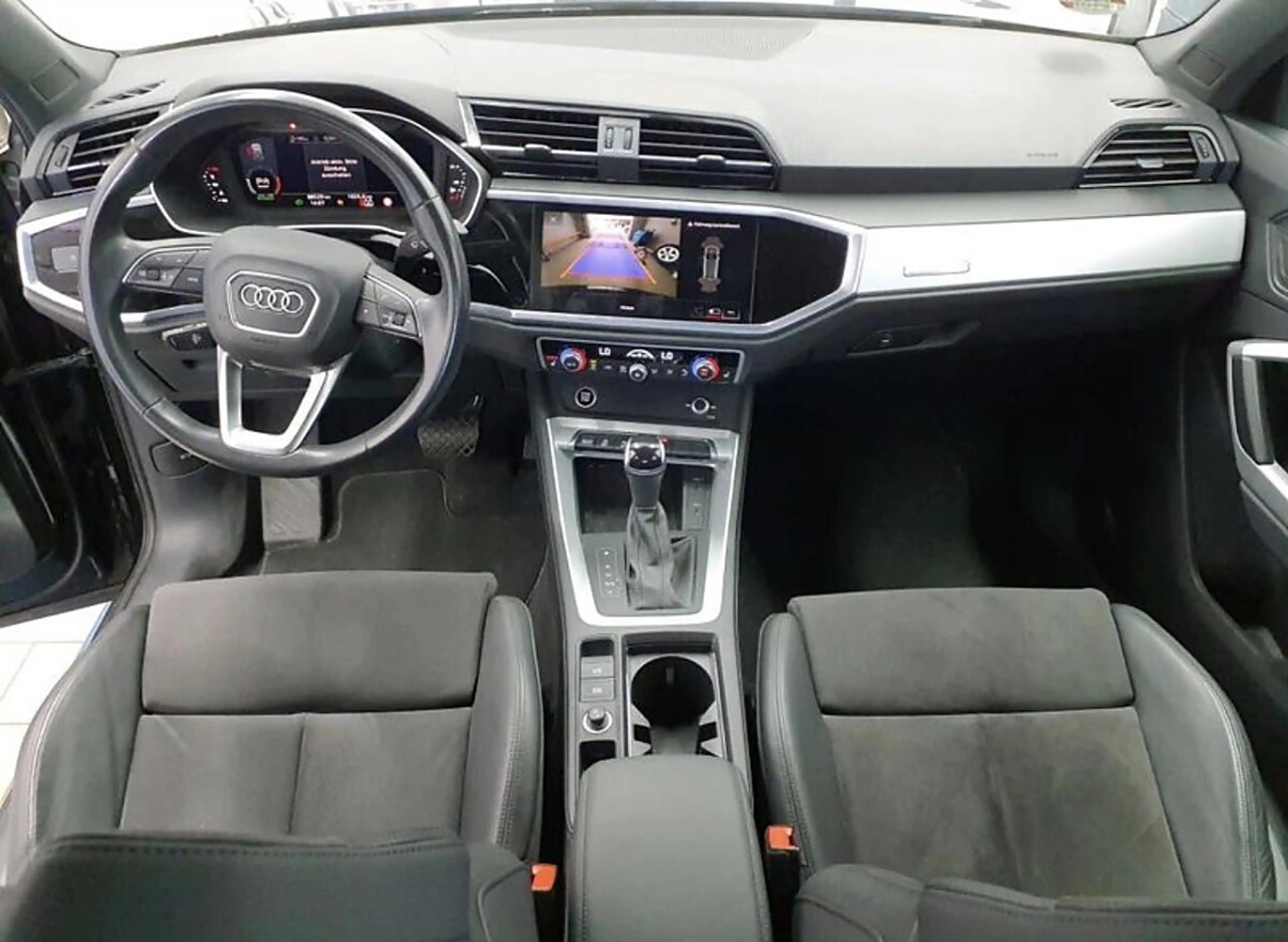 Audi Q3 Sportback 35 TDI quattro Aut+AHK+NAVI+LED — photo 4