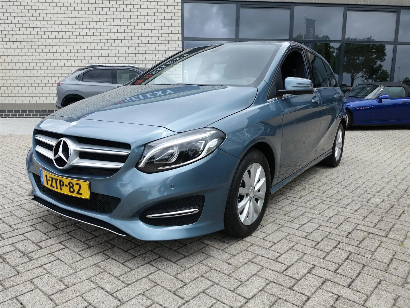 Mercedes-Benz B 180 B 122PK 7G-DCT Ambition Nieuwstaat Blauw - 2