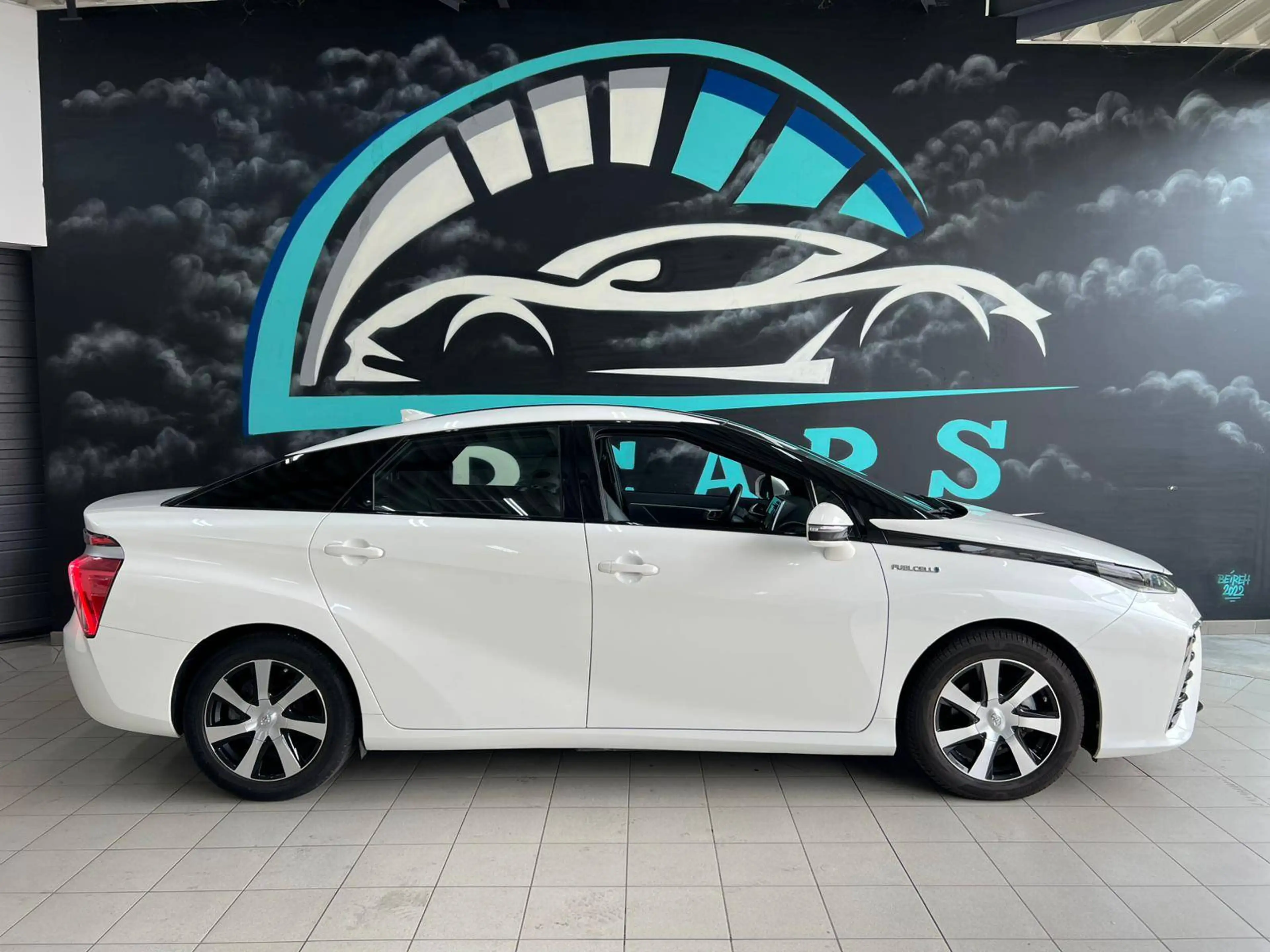 Toyota Mirai Mirai Premium Fuel Cell — photo 11