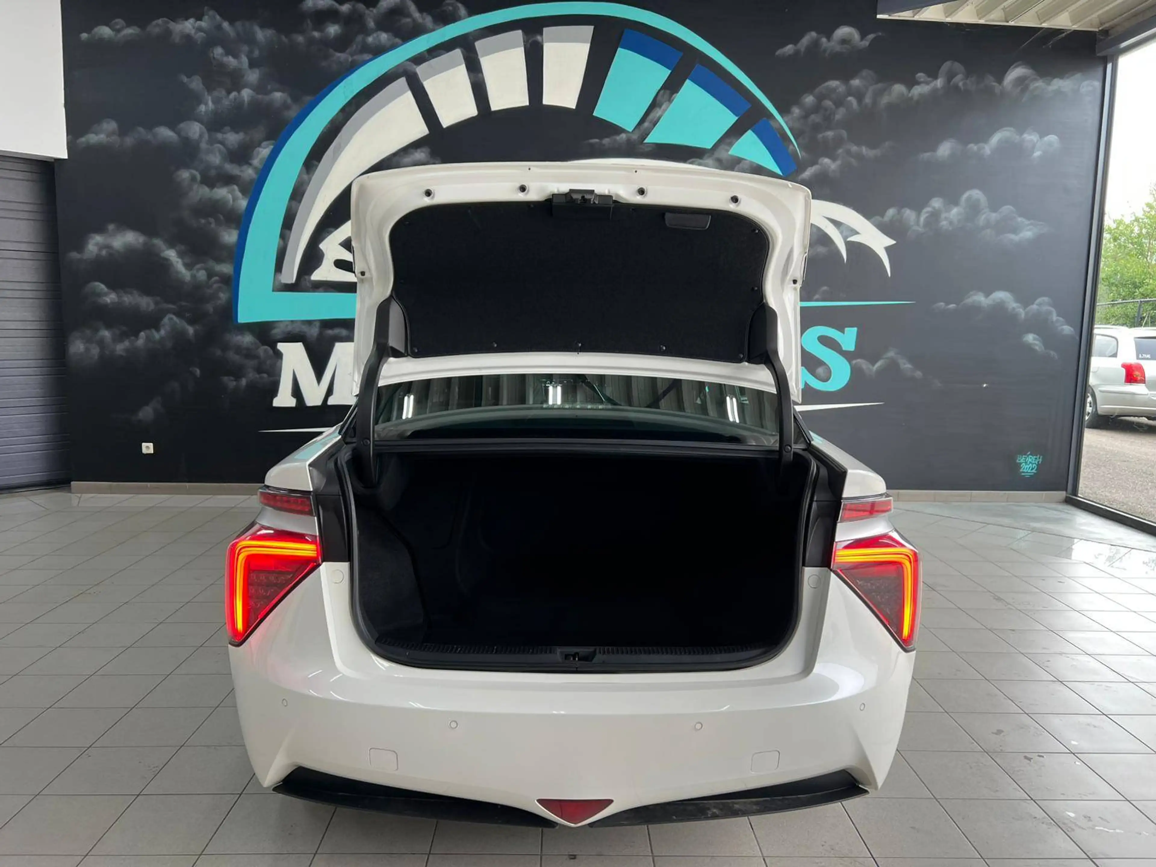 Toyota Mirai Mirai Premium Fuel Cell — photo 9