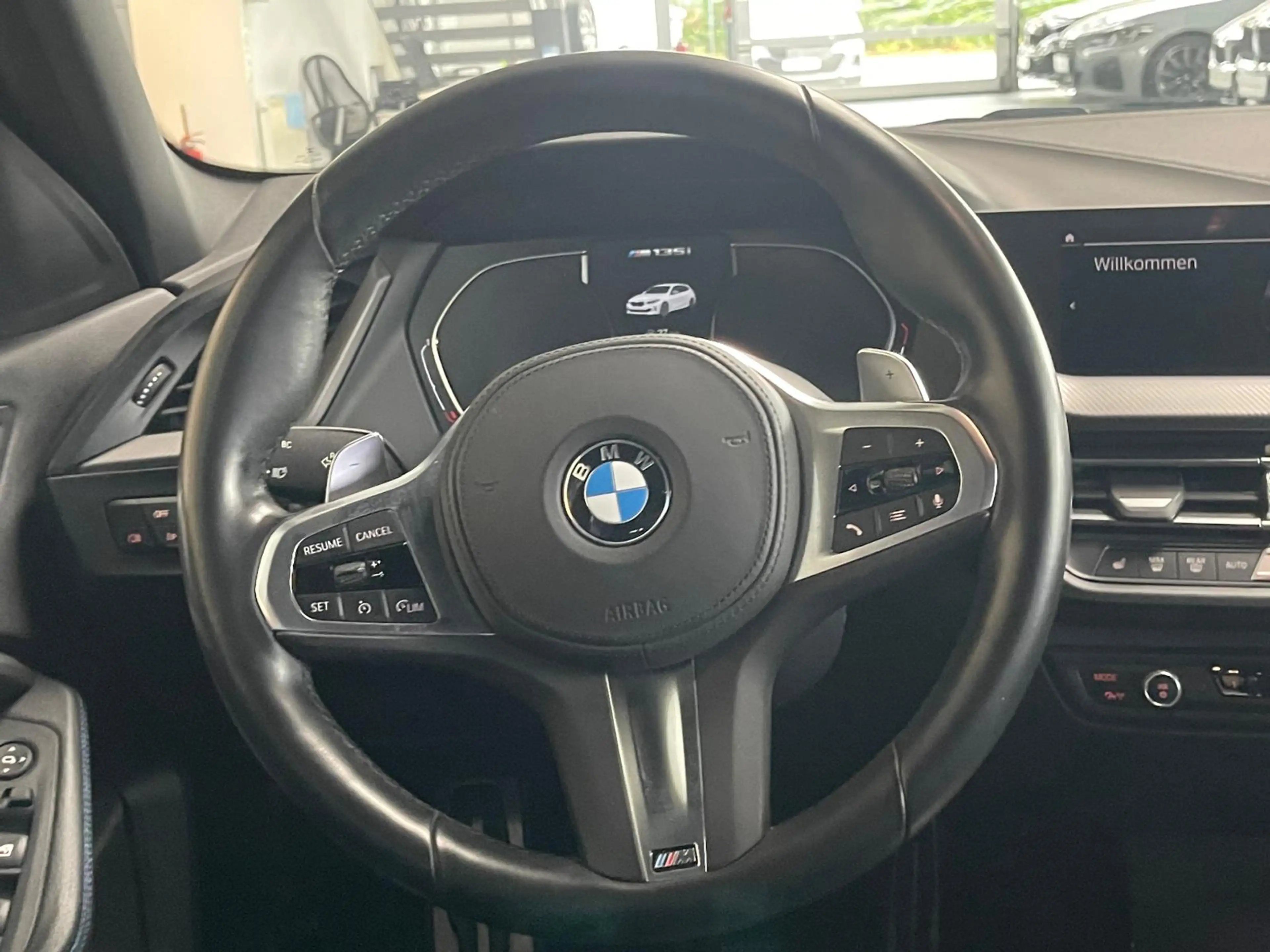BMW M1 35 xDrive Navi/Alu18" — photo 10