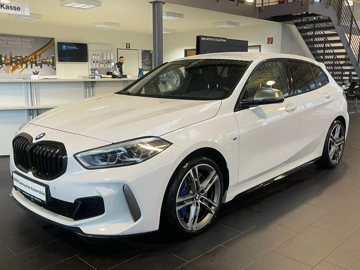 BMW M1 35 xDrive Navi/Alu18" Weiß - 2