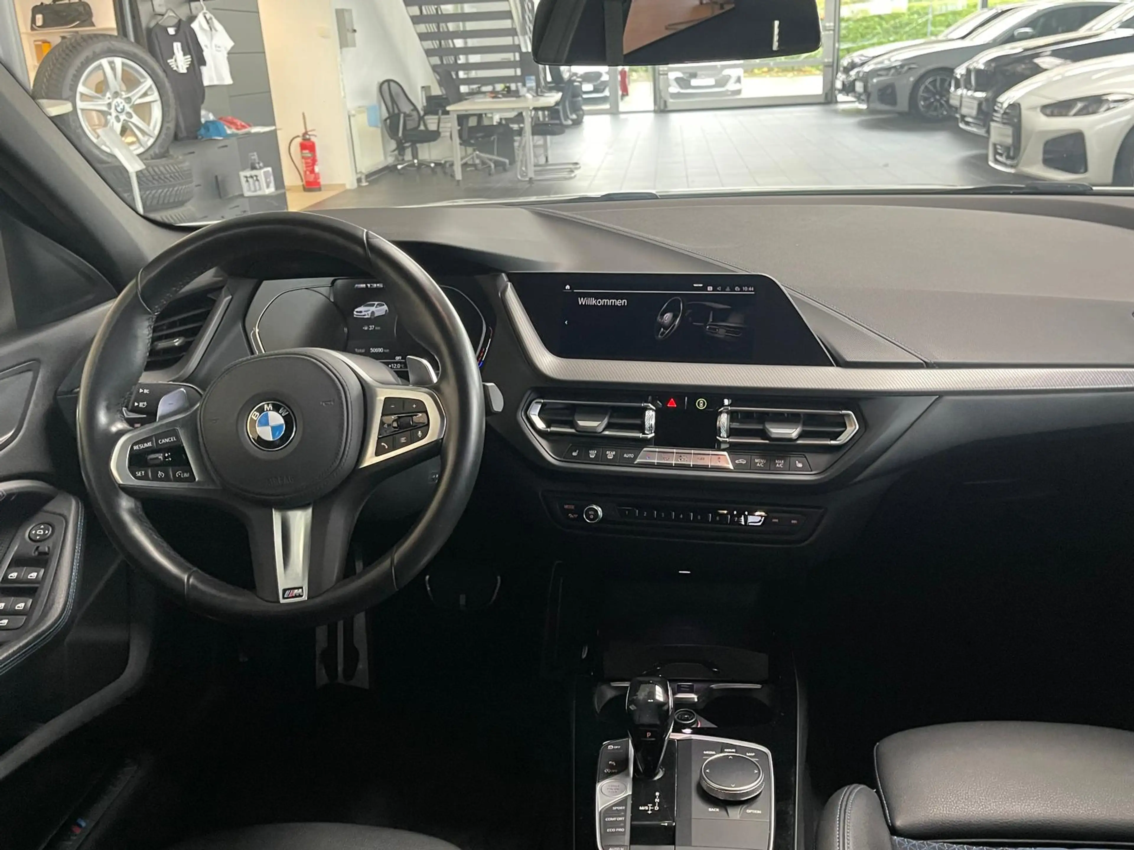 BMW M1 35 xDrive Navi/Alu18" — photo 9