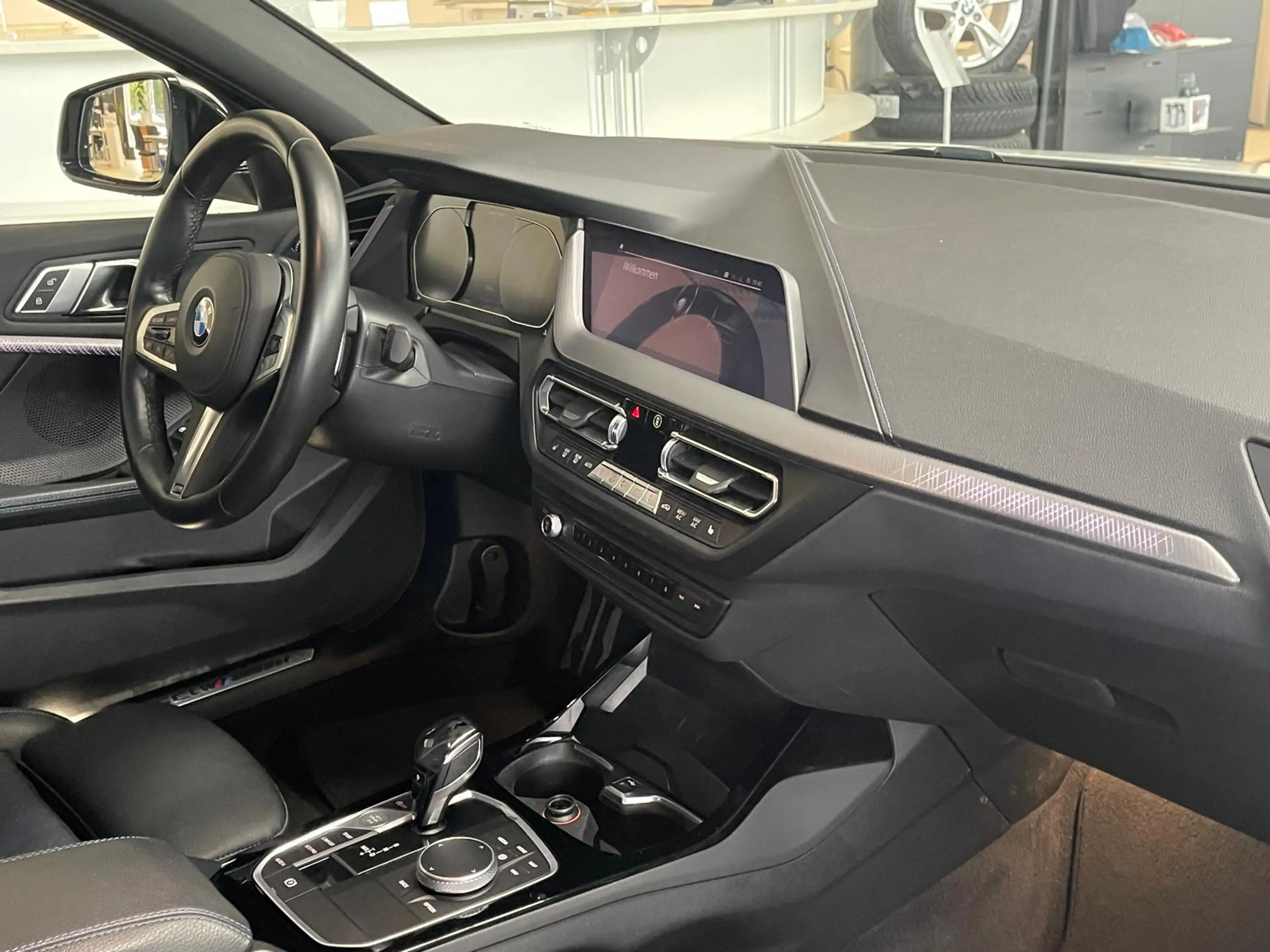 BMW M1 35 xDrive Navi/Alu18" — photo 8