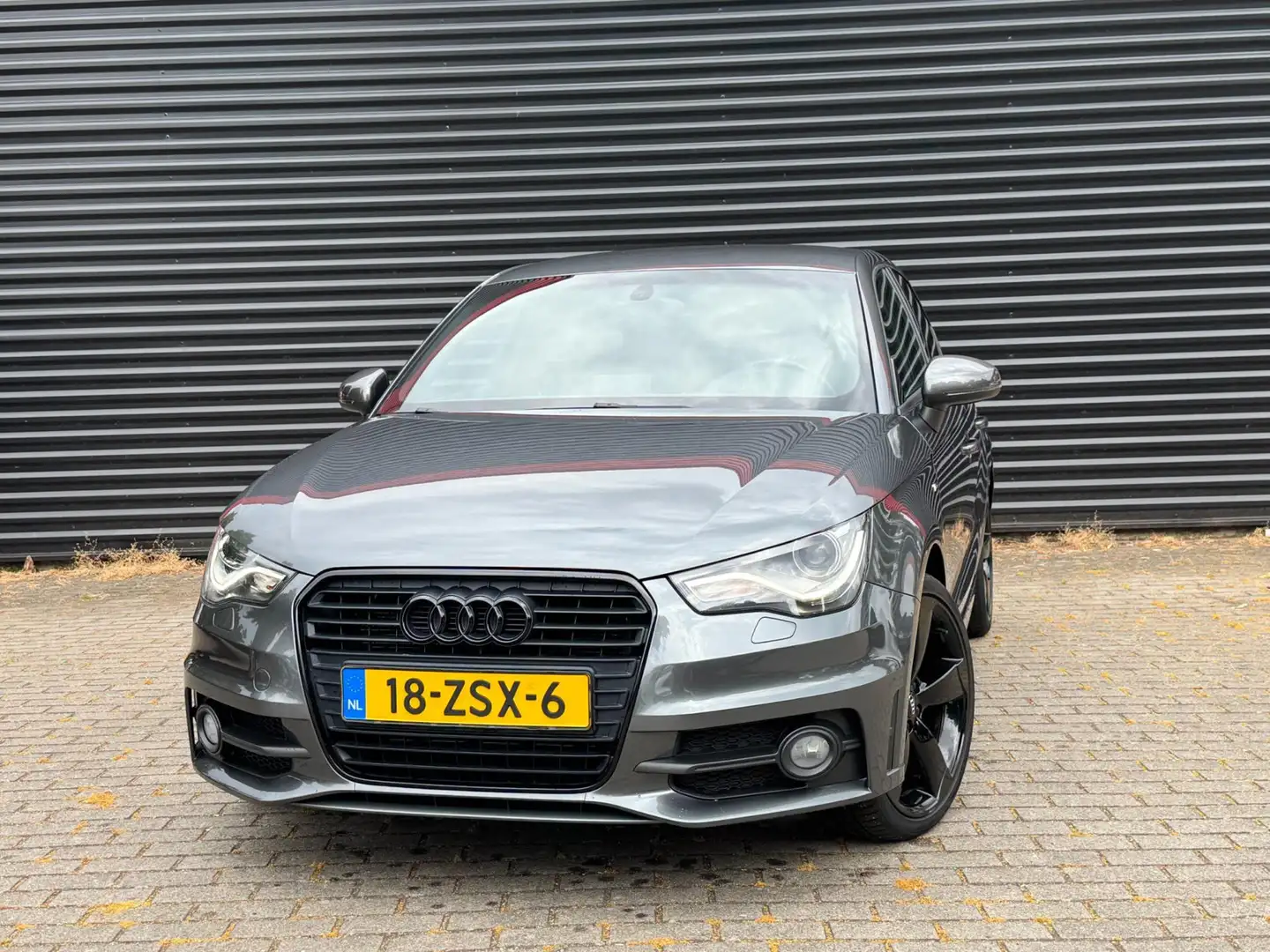 Audi A1 Sportback 1.2 TFSI Pro Line S | Navigatie | Aircon Grijs - 1