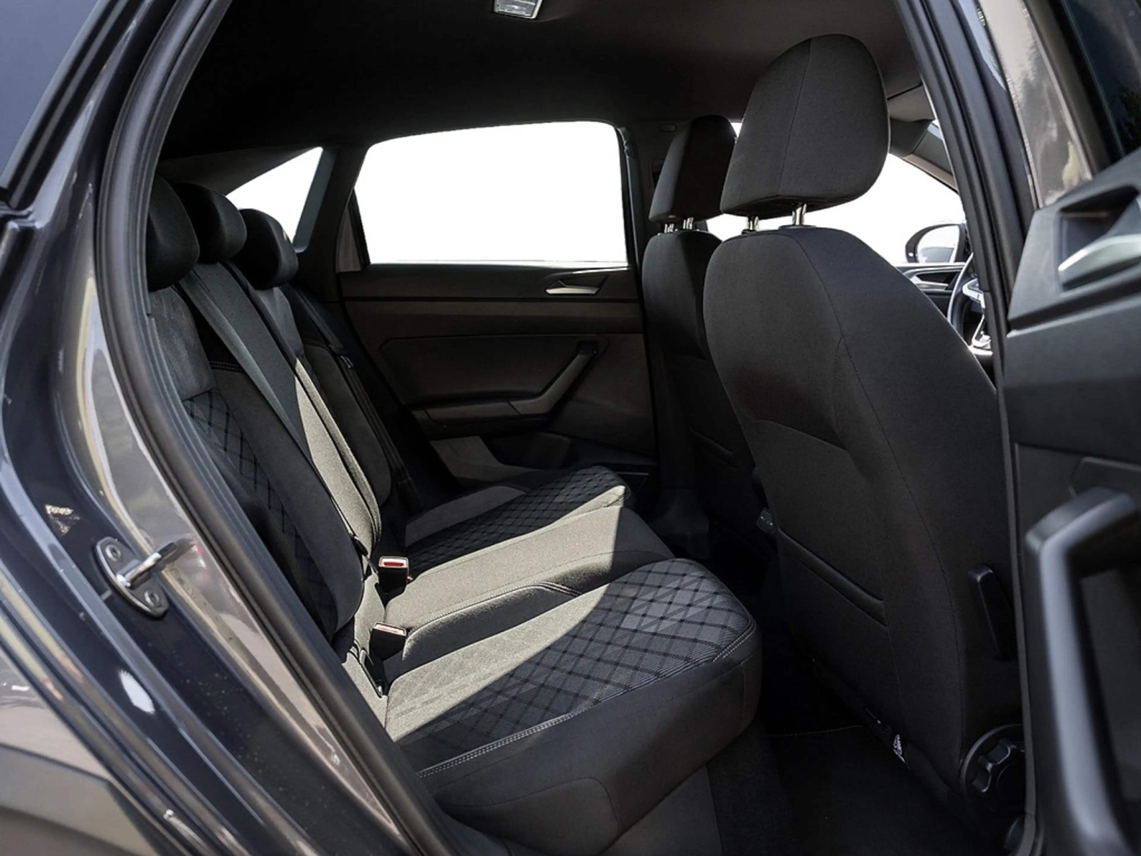 Volkswagen Taigo 1.5 TSI R-Line AHK KAM MATRIX SHZ PDC — photo 5