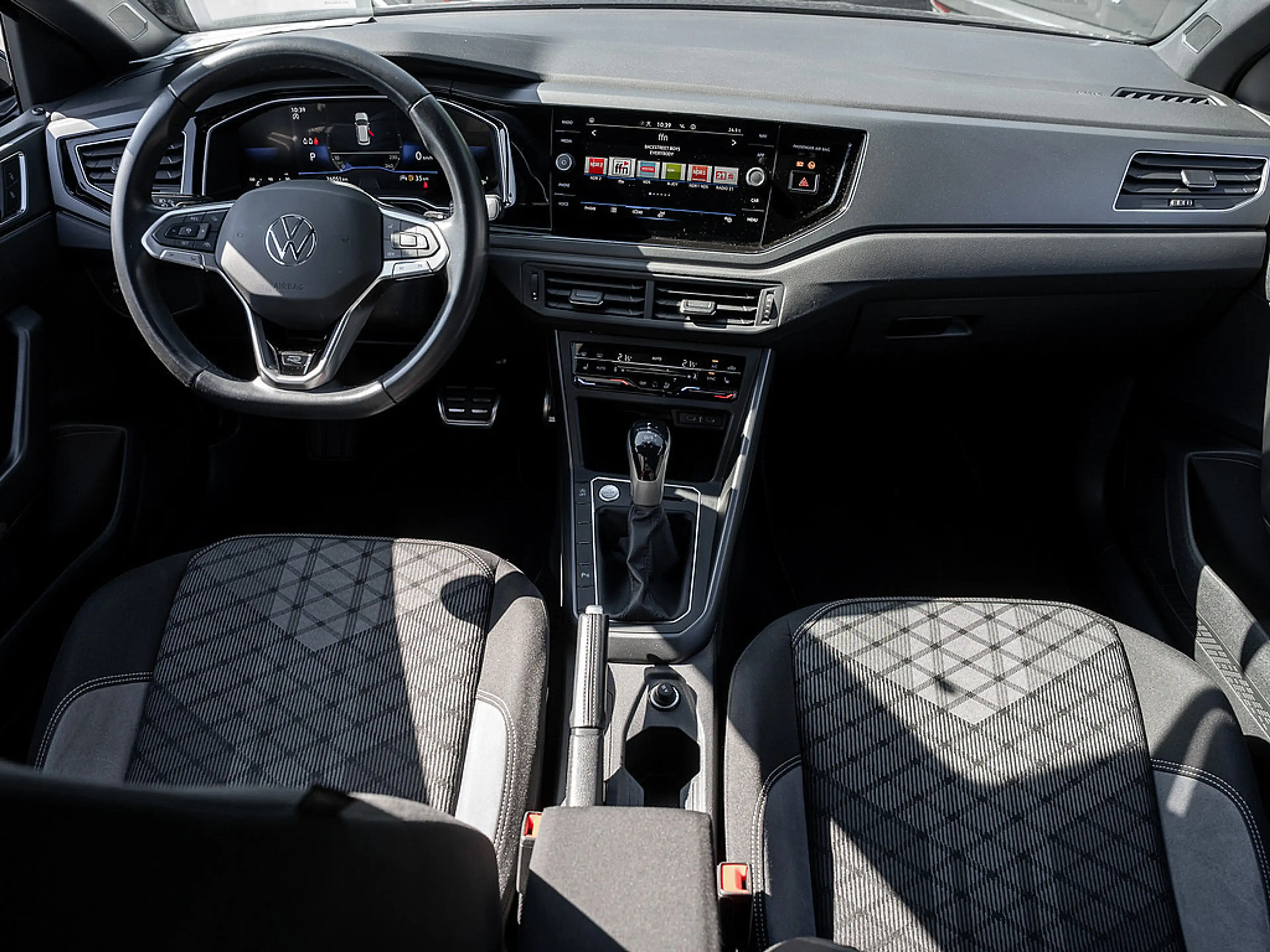 Volkswagen Taigo 1.5 TSI R-Line AHK KAM MATRIX SHZ PDC — photo 7