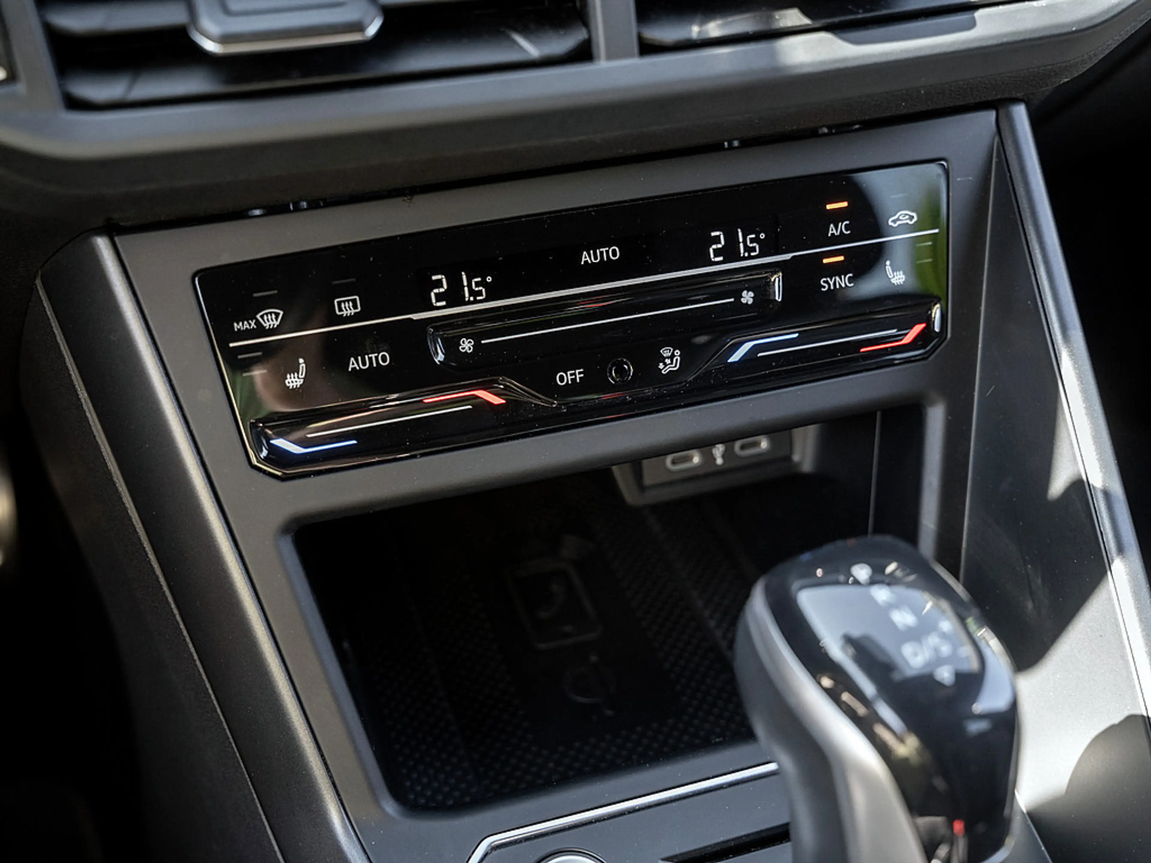 Volkswagen Taigo 1.5 TSI R-Line AHK KAM MATRIX SHZ PDC — photo 9