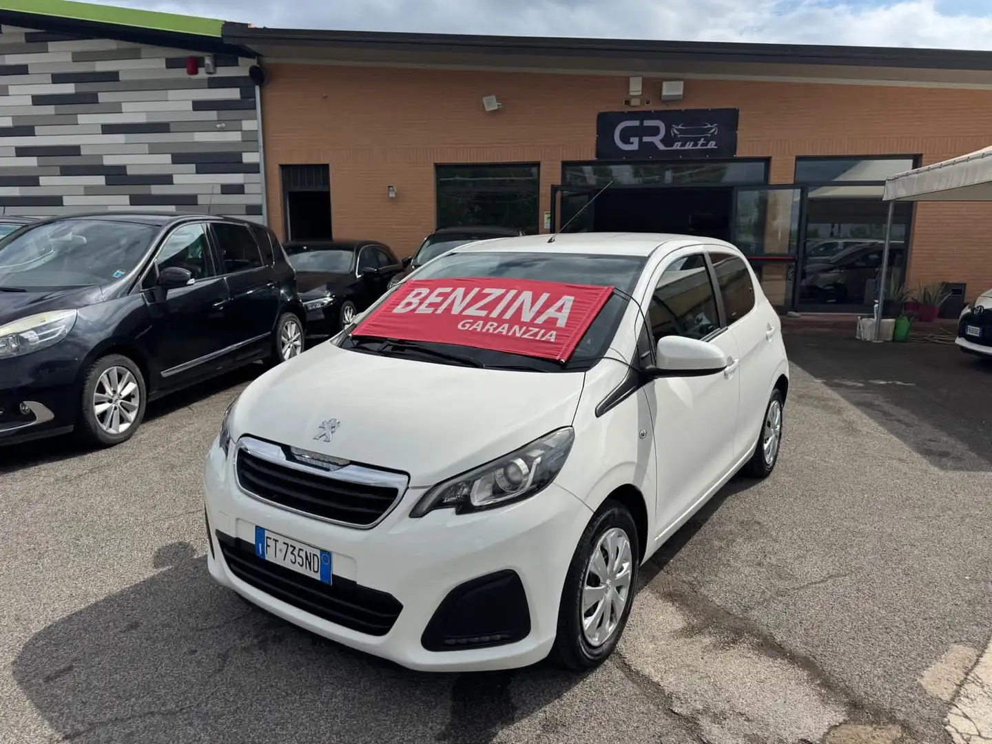 Peugeot 108 108 5p 1.0 vti 72cv per neoptentati Bianco - 1