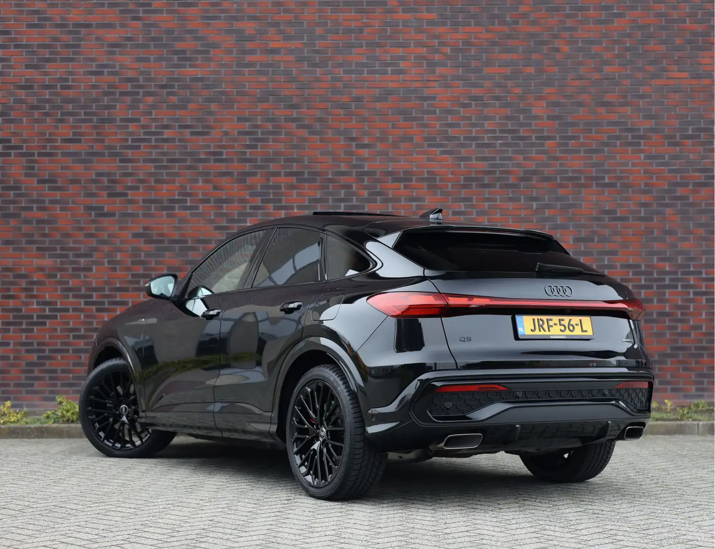 Audi Q5 Sportback e-hybrid quattro S edition Competition Schwarz - 2