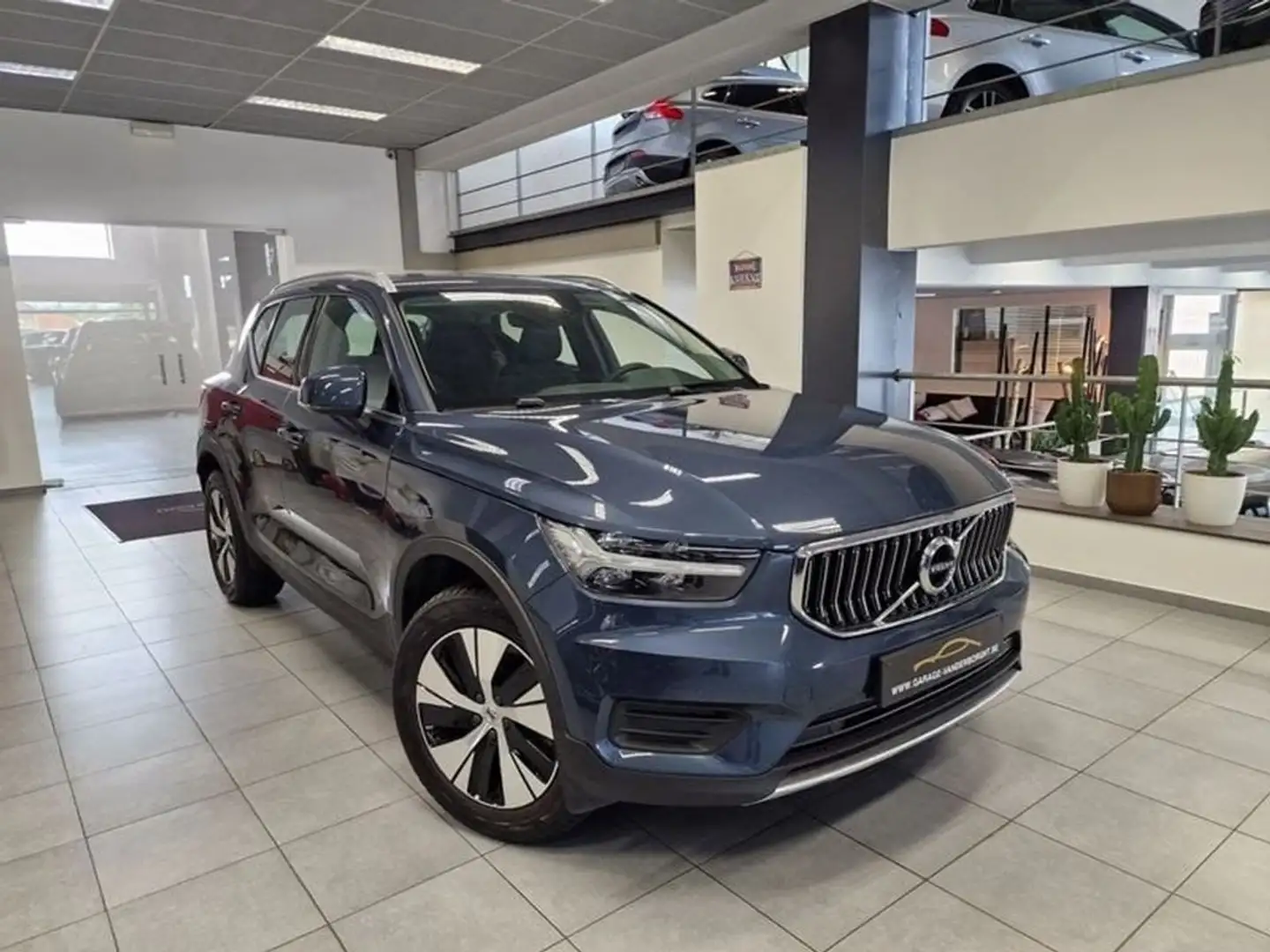 Volvo XC40 INSCRIPTION PLUG-IN HYBRID OPEN DAK 25000KM Zwart - 1