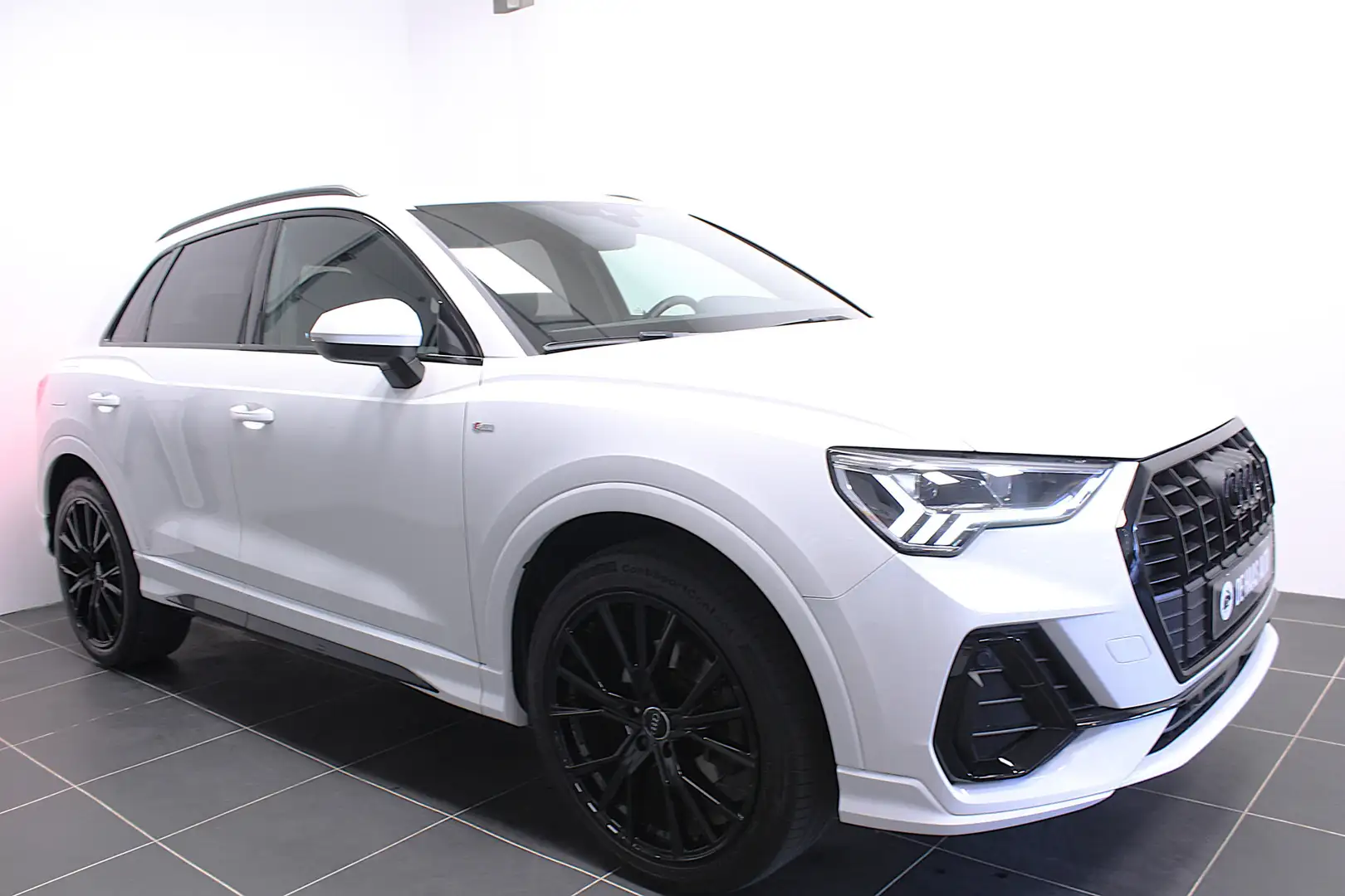 Audi Q3 35 TFSI S-Line/20 inch/Camera/Leder/Matrix led Wit - 2