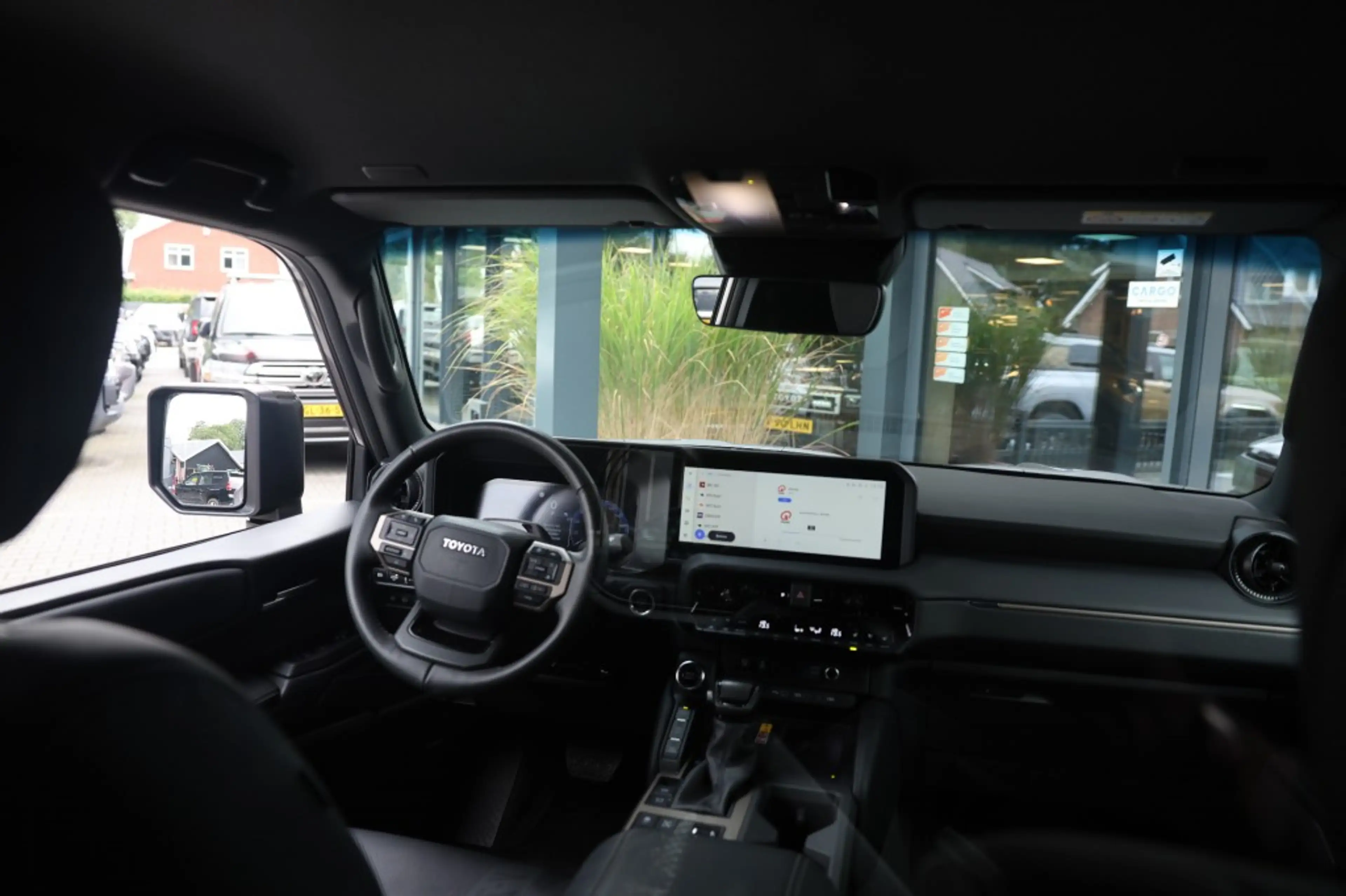 Toyota Land Cruiser 2.8 D-4D 5DRS ELEGANCE A/T VAN BPM — photo 32