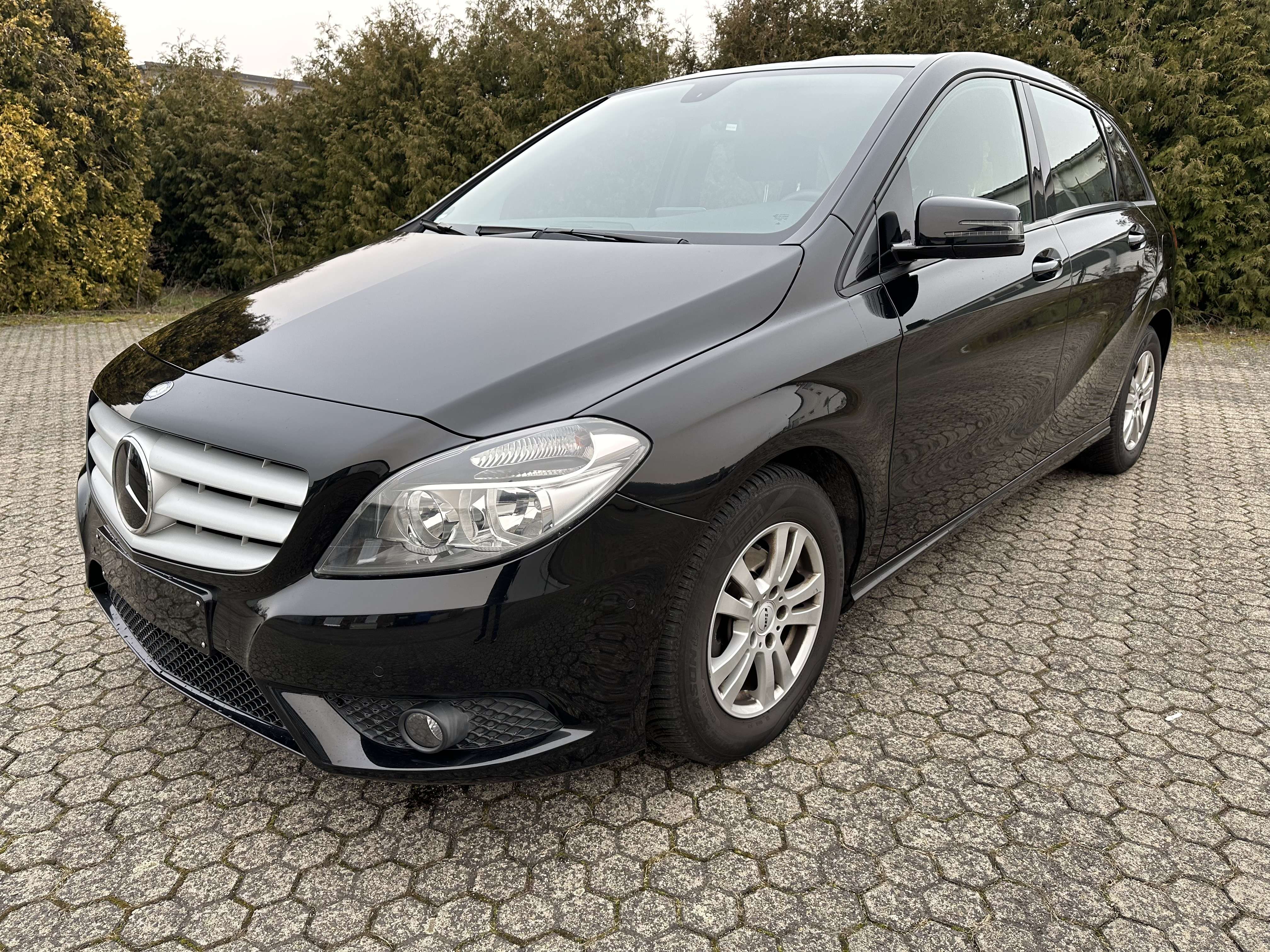 Second hand Mercedes Benz B-Class 180