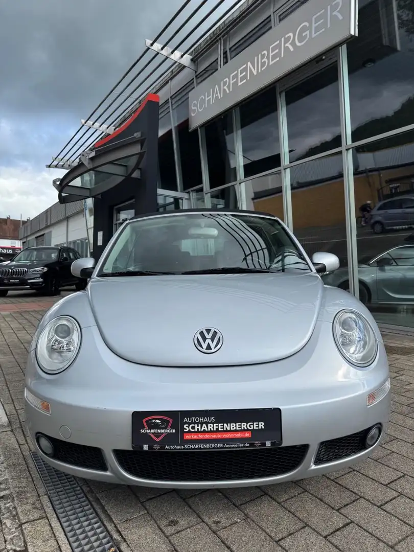 Volkswagen New Beetle Cabriolet 2.0+8fach Silber - 2