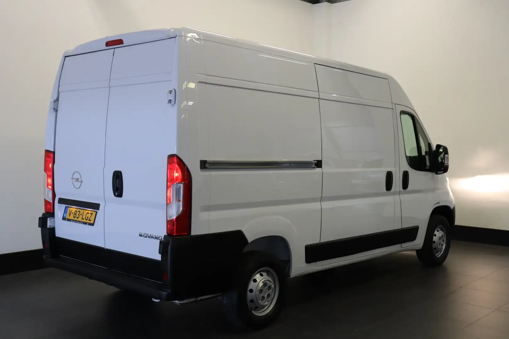 Opel Movano 2.2D 120PK L2H2 EURO 6 - Airco - Cruise - € 20.950 Blanco - 2