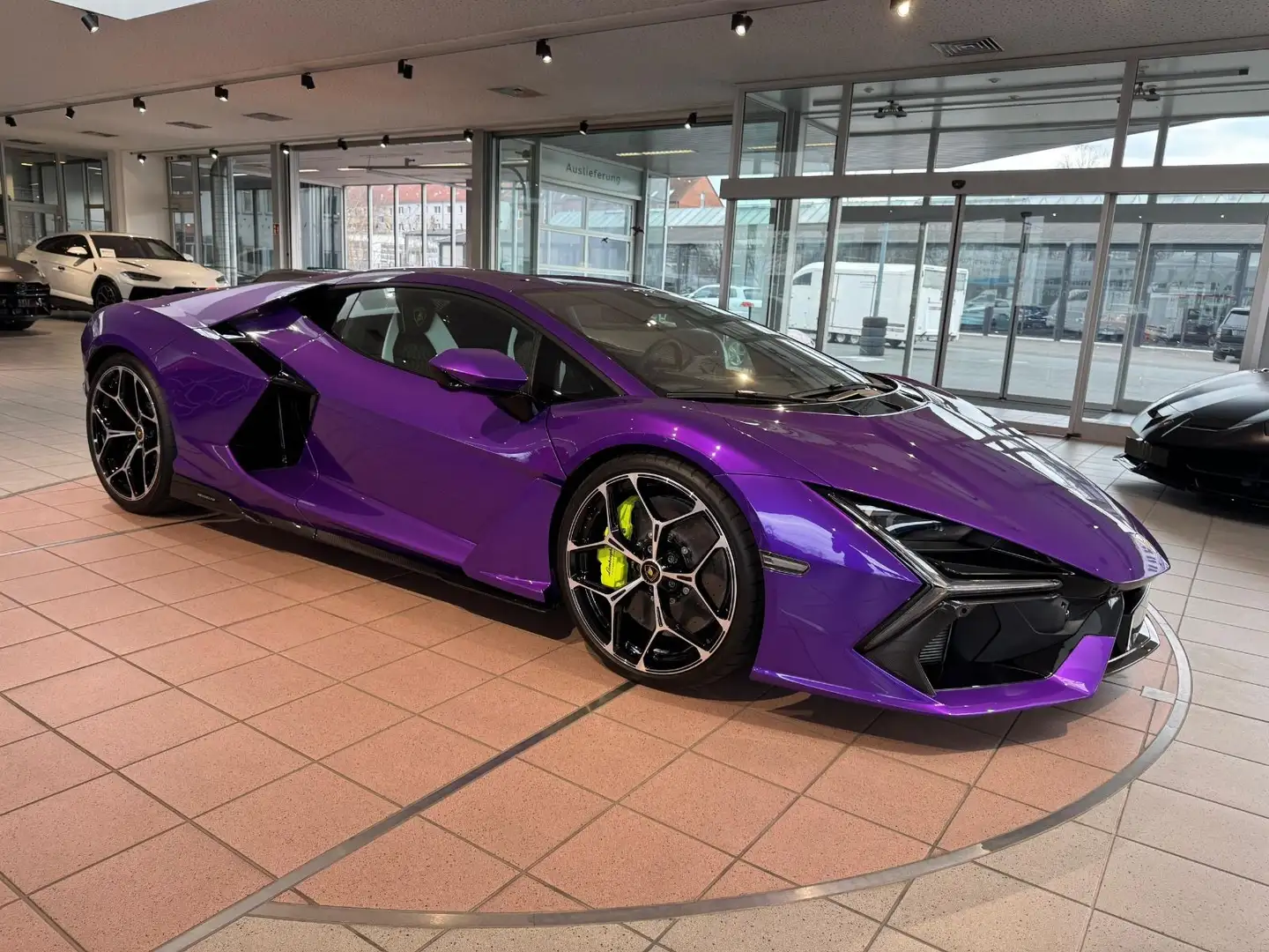 Lamborghini Revuelto Fioletowy - 2