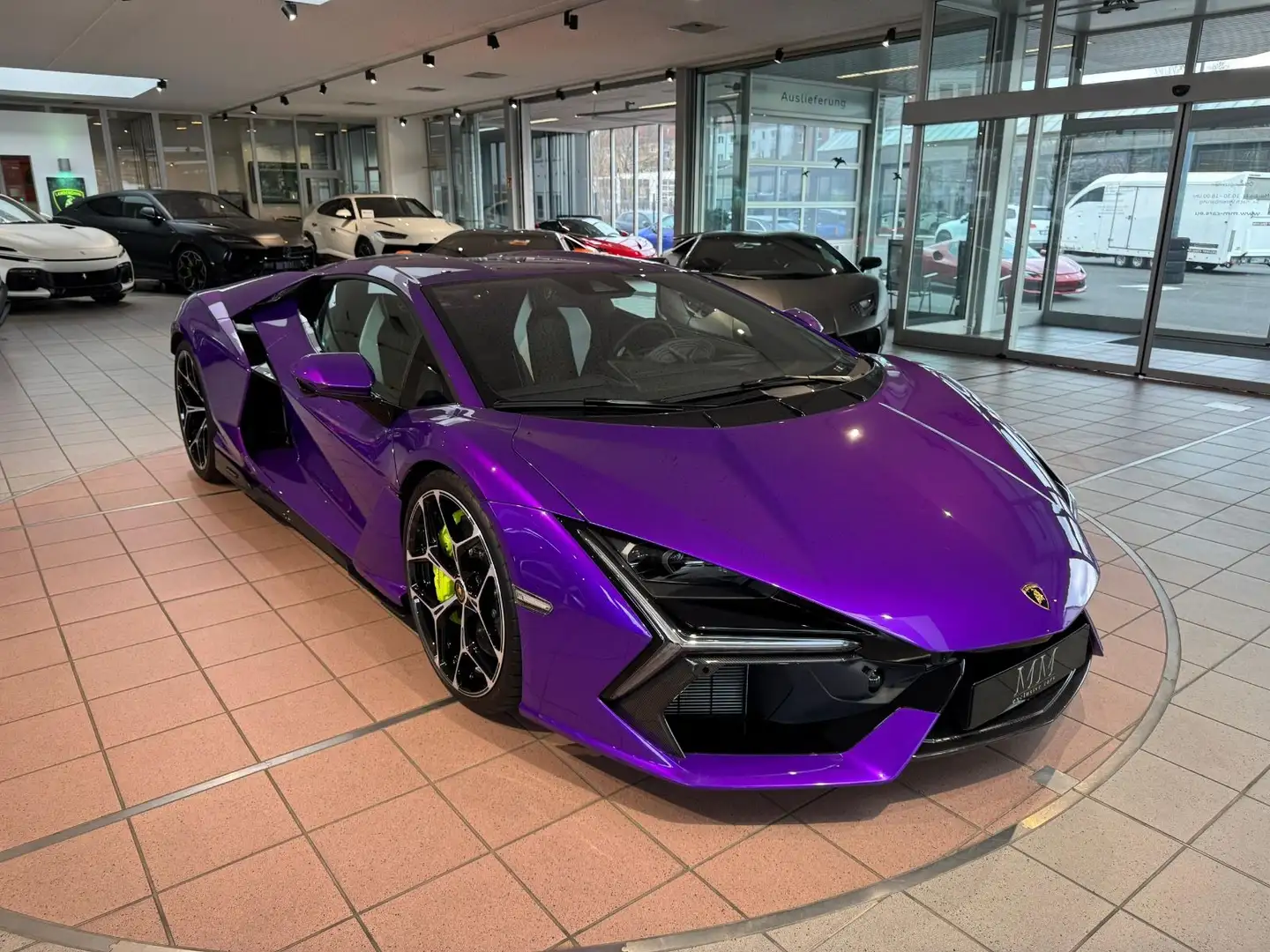 Lamborghini Revuelto Fioletowy - 1