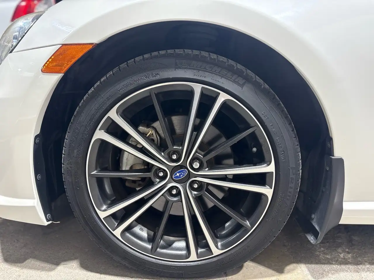 Subaru BRZ снимка Subaru BRZ