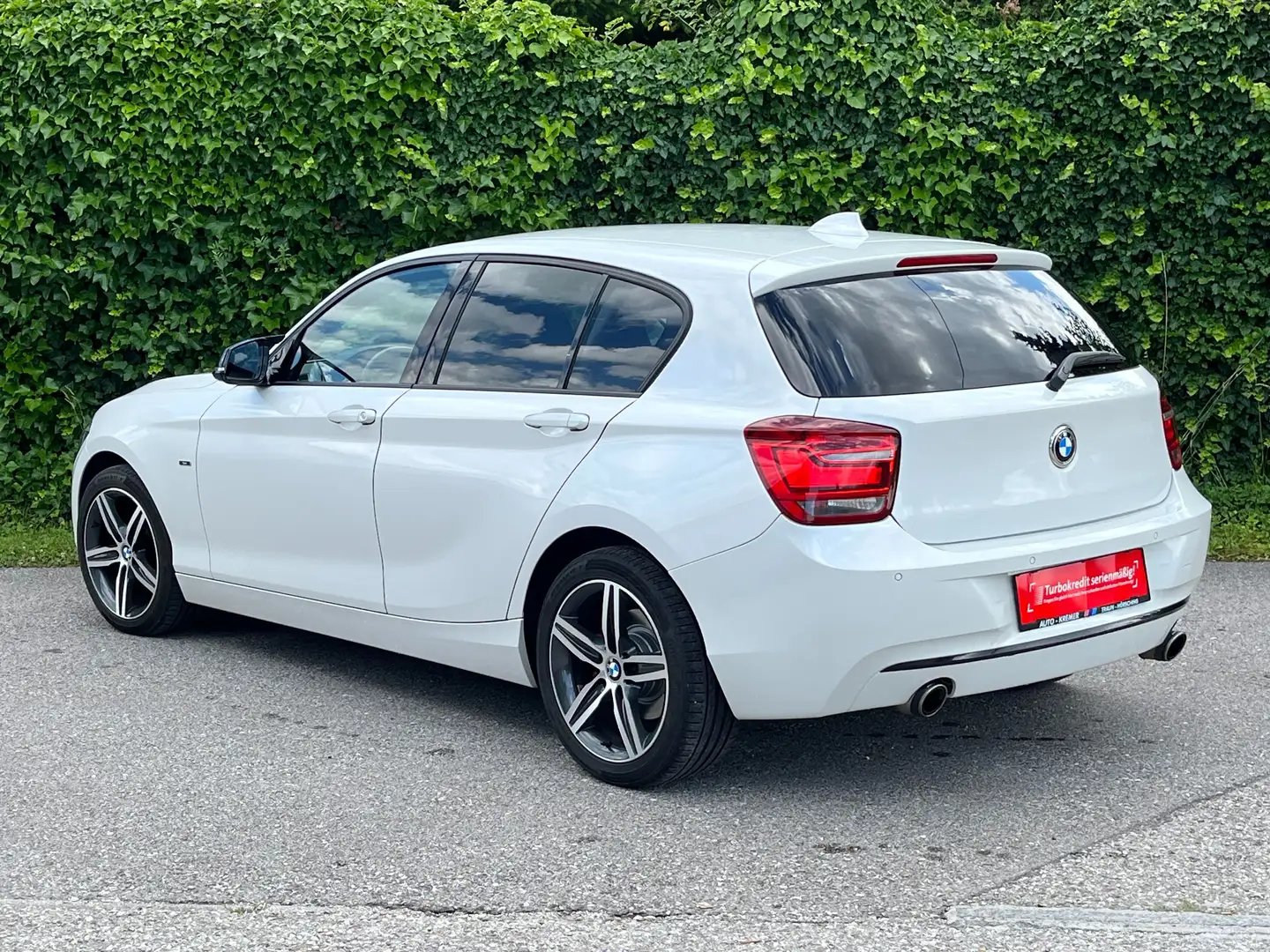 BMW 118 i F20 // SPORT-LINE / LED / AUTOMATIK / BENZIN // Weiß - 2