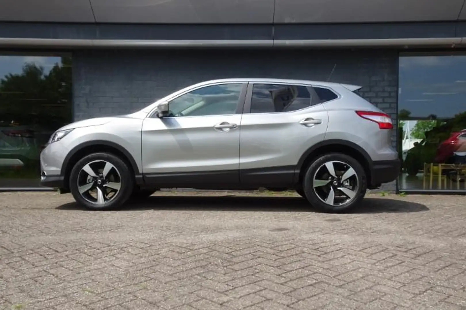 Nissan Qashqai 1.2 DIG-T Connect Edition [Trekhaak + 360-camera] Grijs - 2