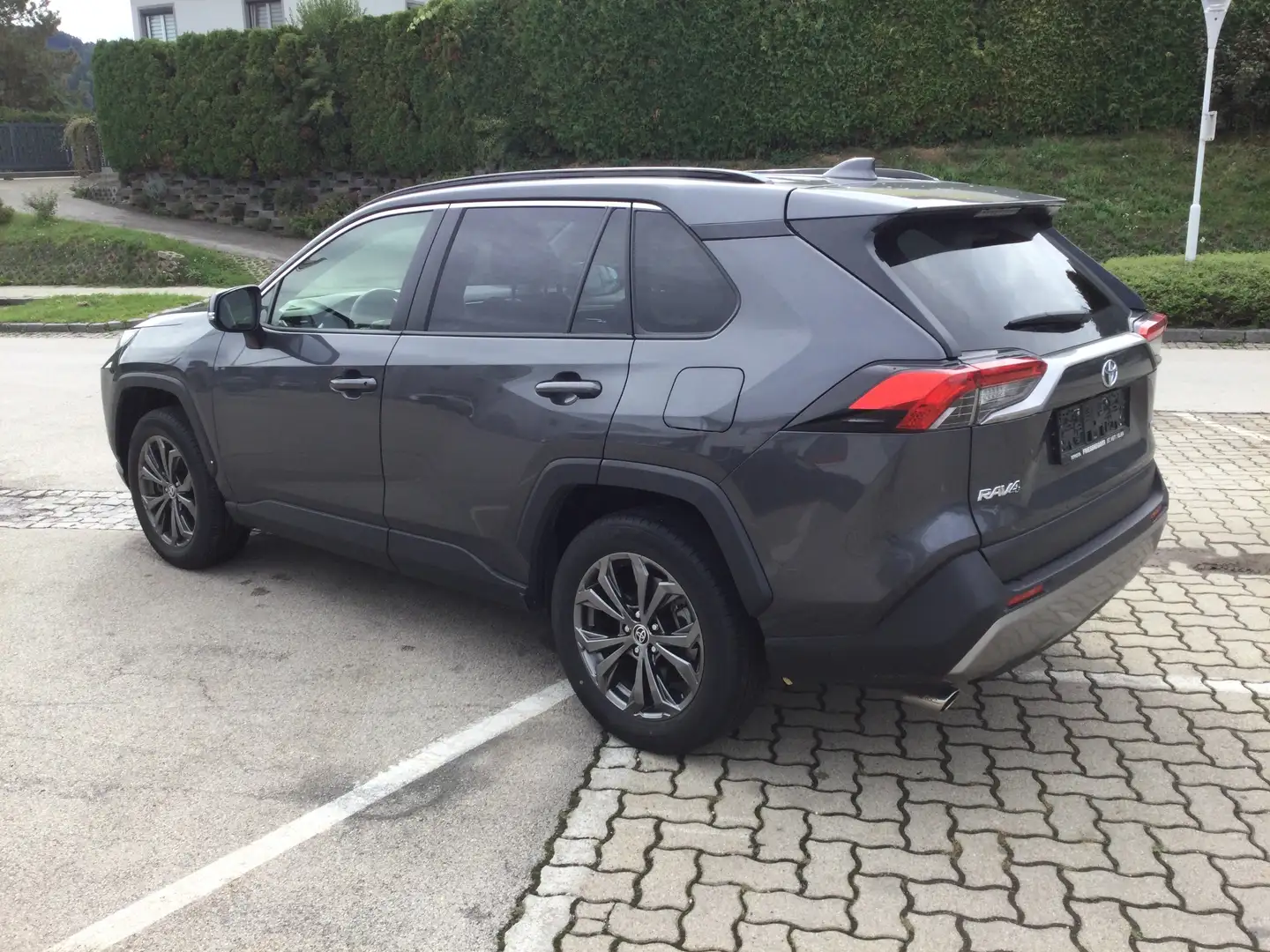 Toyota RAV 4 2,5 Hybrid 2WD Active Drive Grau - 2