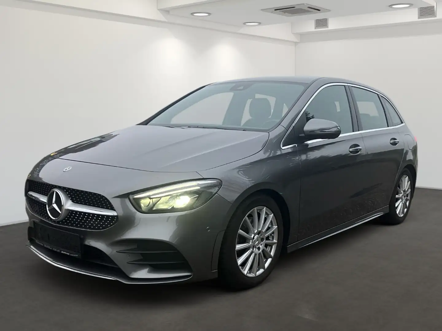 Mercedes-Benz B 180 d AMG Line PTS Shz LED AMG MBUX AUT Klima Grau - 2