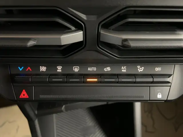 Dacia Duster view 16