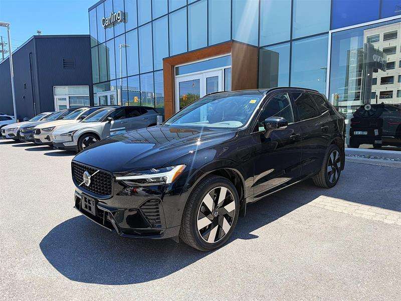 2024 Volvo XC60 T8 eAWD PHEV Plus Dark Theme thumb 6
