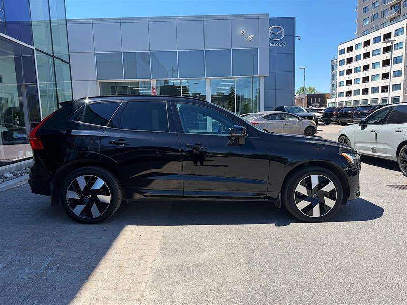 2024 Volvo XC60 T8 eAWD PHEV Plus Dark Theme alt 2