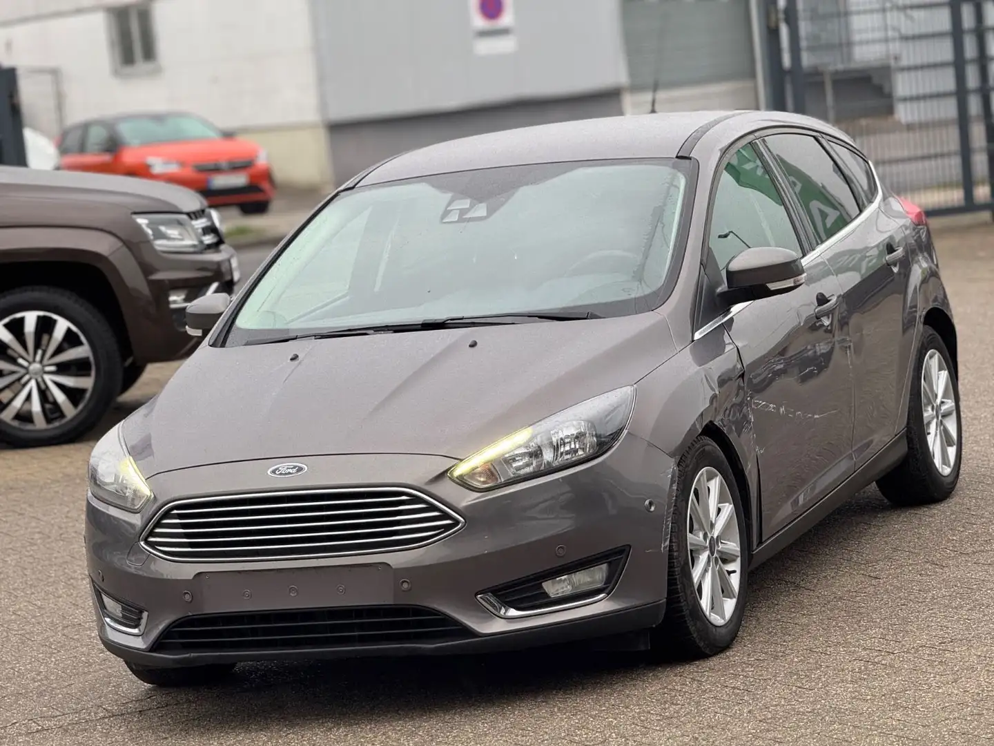 Ford Focus Lim. Titanium Euro5,Navi,Klimaaut. smeđa - 1