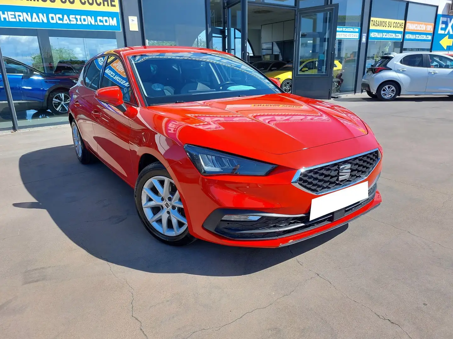 SEAT Leon 1.0 eTSI S&S Style XS DSG-7 110 Rot - 1