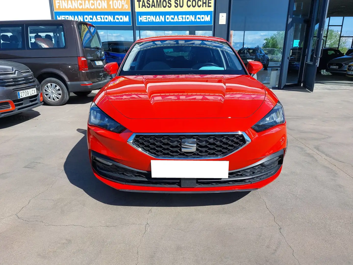 SEAT Leon 1.0 eTSI S&S Style XS DSG-7 110 Rot - 2
