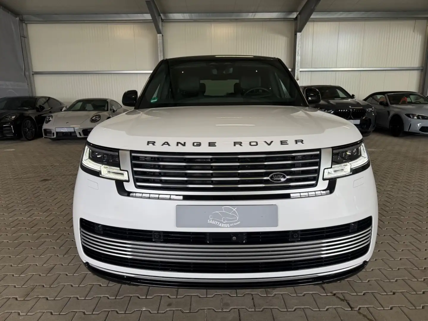 Land Rover Range Rover SV 615 ps/Business Class/360°/AHK/23 Weiß - 2