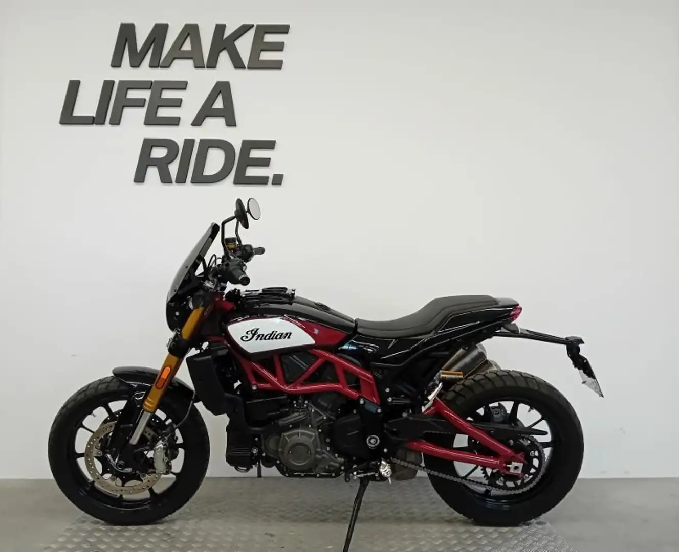 Indian FTR 1200 Akrapovic Nero - 2