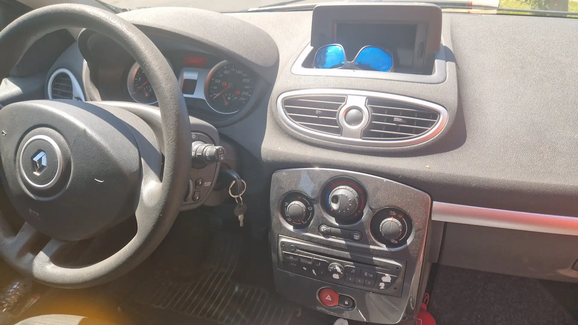 Renault Clio Clio 1.2i Authentique Argent - 1