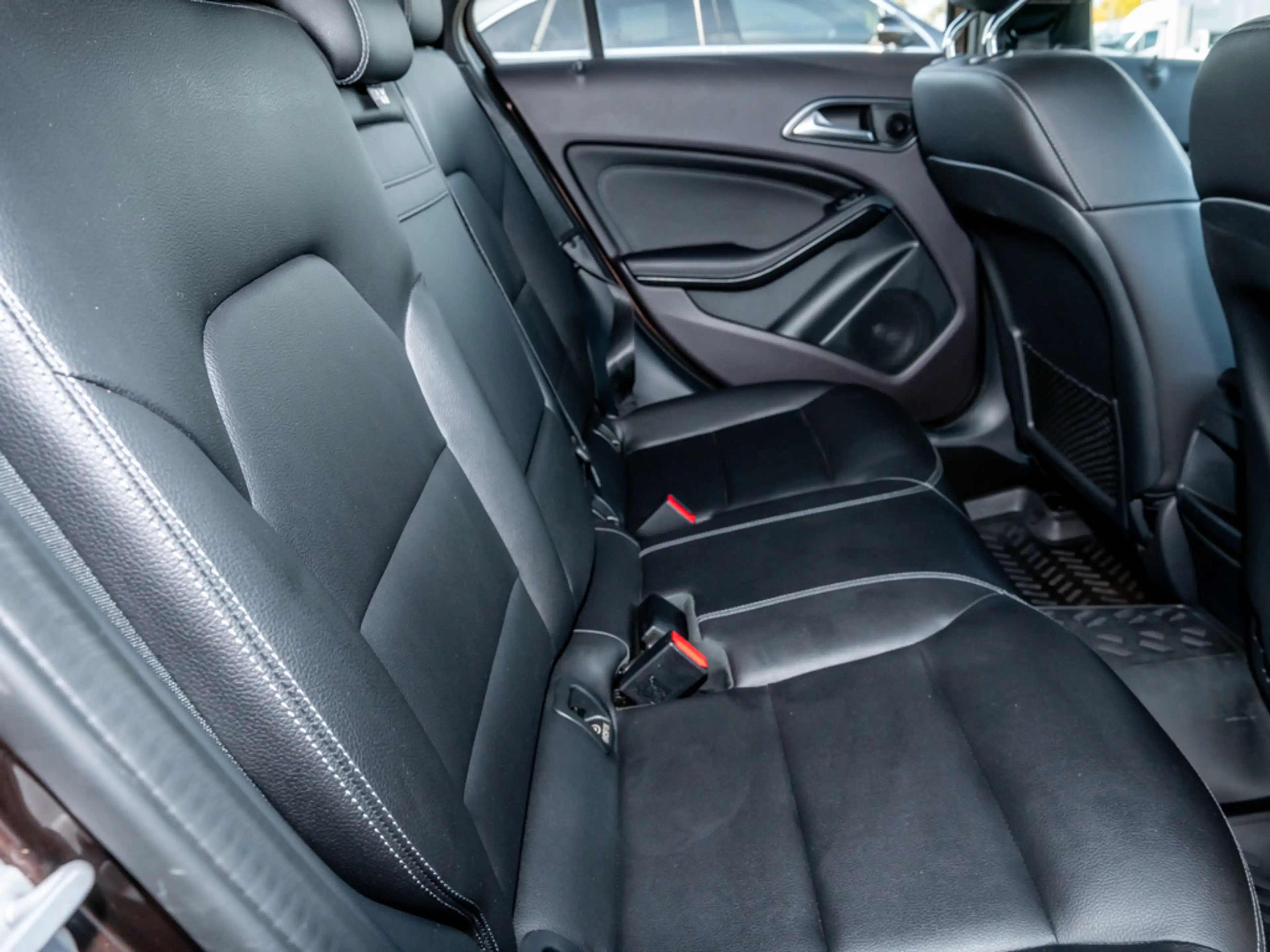 Mercedes-Benz A 200 d 4M PANO STDHZG AHK COMAND HUK LED TEMPO — photo 10