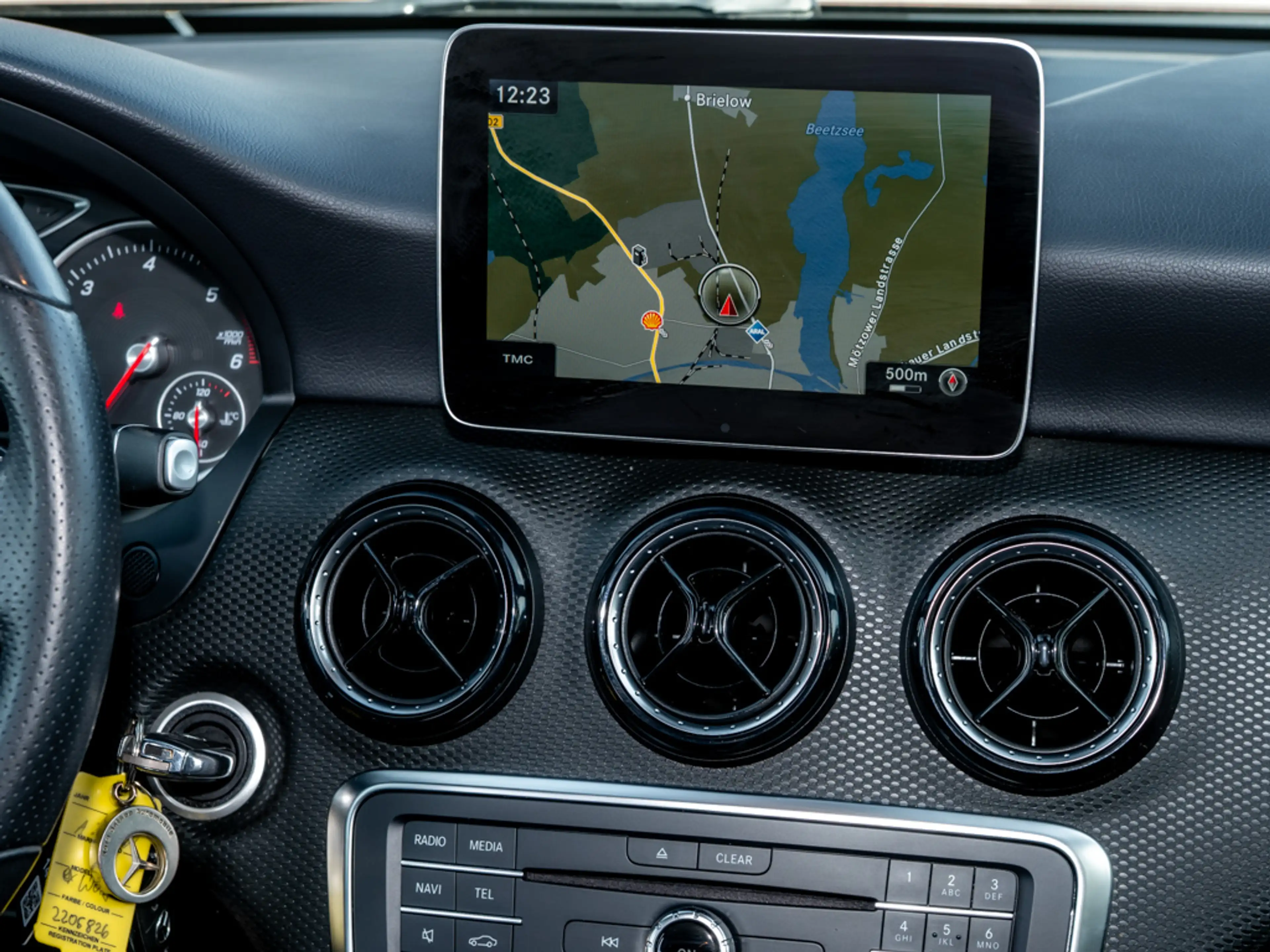 Mercedes-Benz A 200 d 4M PANO STDHZG AHK COMAND HUK LED TEMPO — photo 8