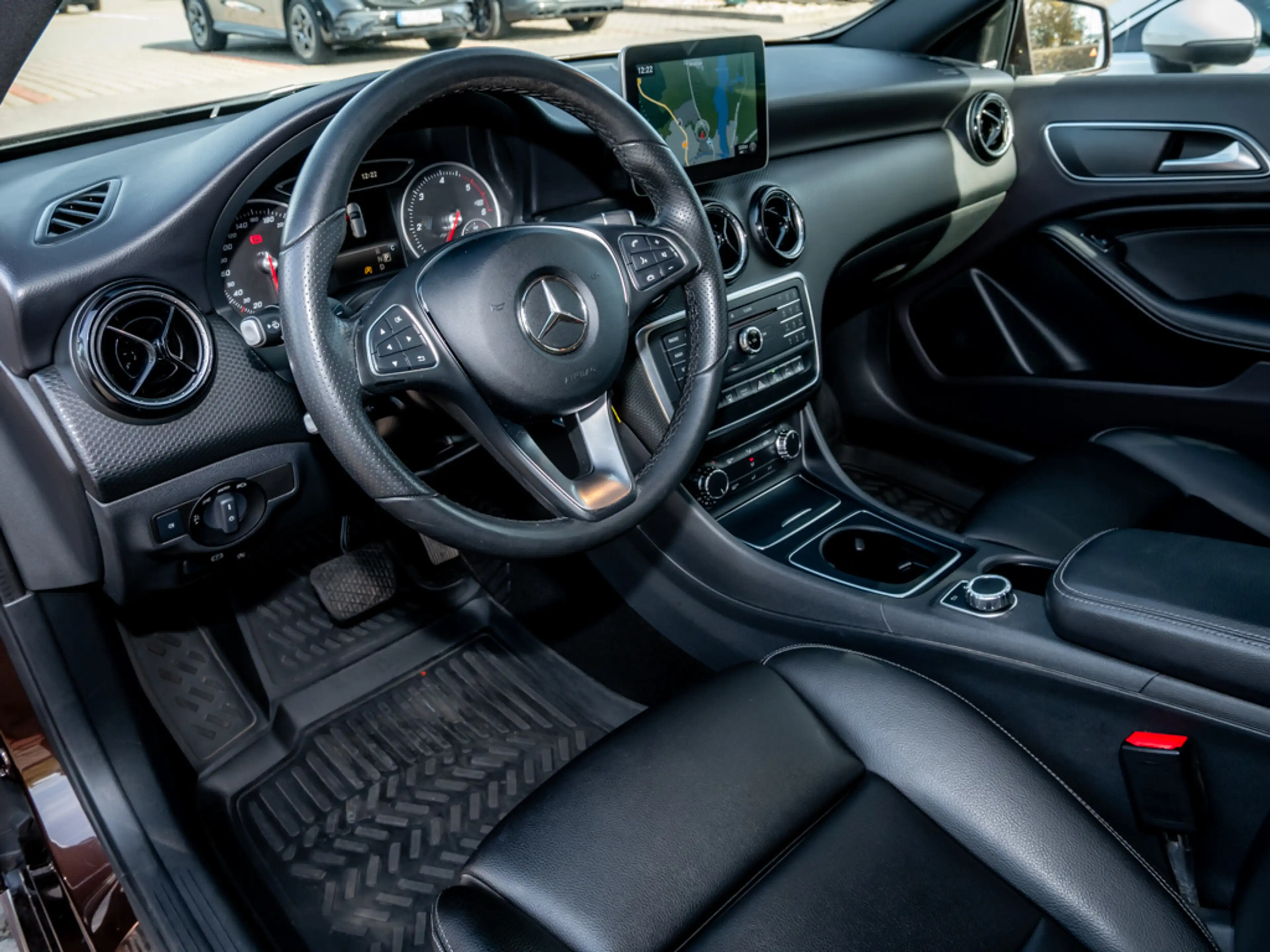 Mercedes-Benz A 200 d 4M PANO STDHZG AHK COMAND HUK LED TEMPO — photo 6