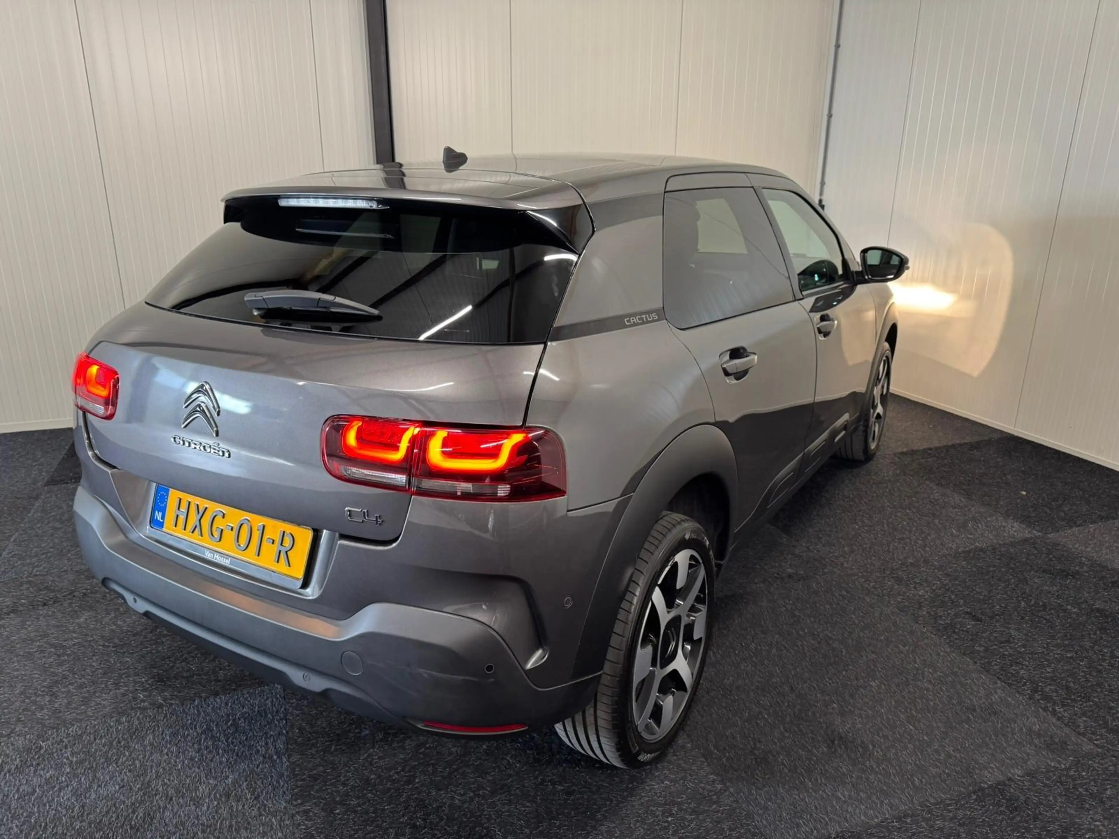 Citroen C4 Cactus 1.2 PureTech 2020 PANO/KEYLESS/DODEH/LANE/FRONT/17 — photo 7